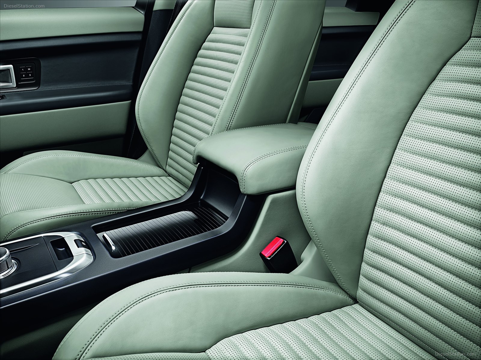 Land Rover Discovery Sport 2015